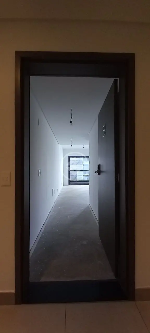 Vendo Apartamento Duplex ( contrapiso ) com 107m no Itaim Bibi com Varanda Gourmet, 2 Vagas, Depósito, 2 Dormitórios, 2 Suítes, Lavabo, Ar-Condicionado, Fechadura Eletrônica.