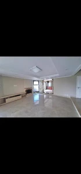 Alugo Apartamento em Moema Pássaros, 287m², 4 Suítes, 4 Vagas de Garagem, Andar Alto.