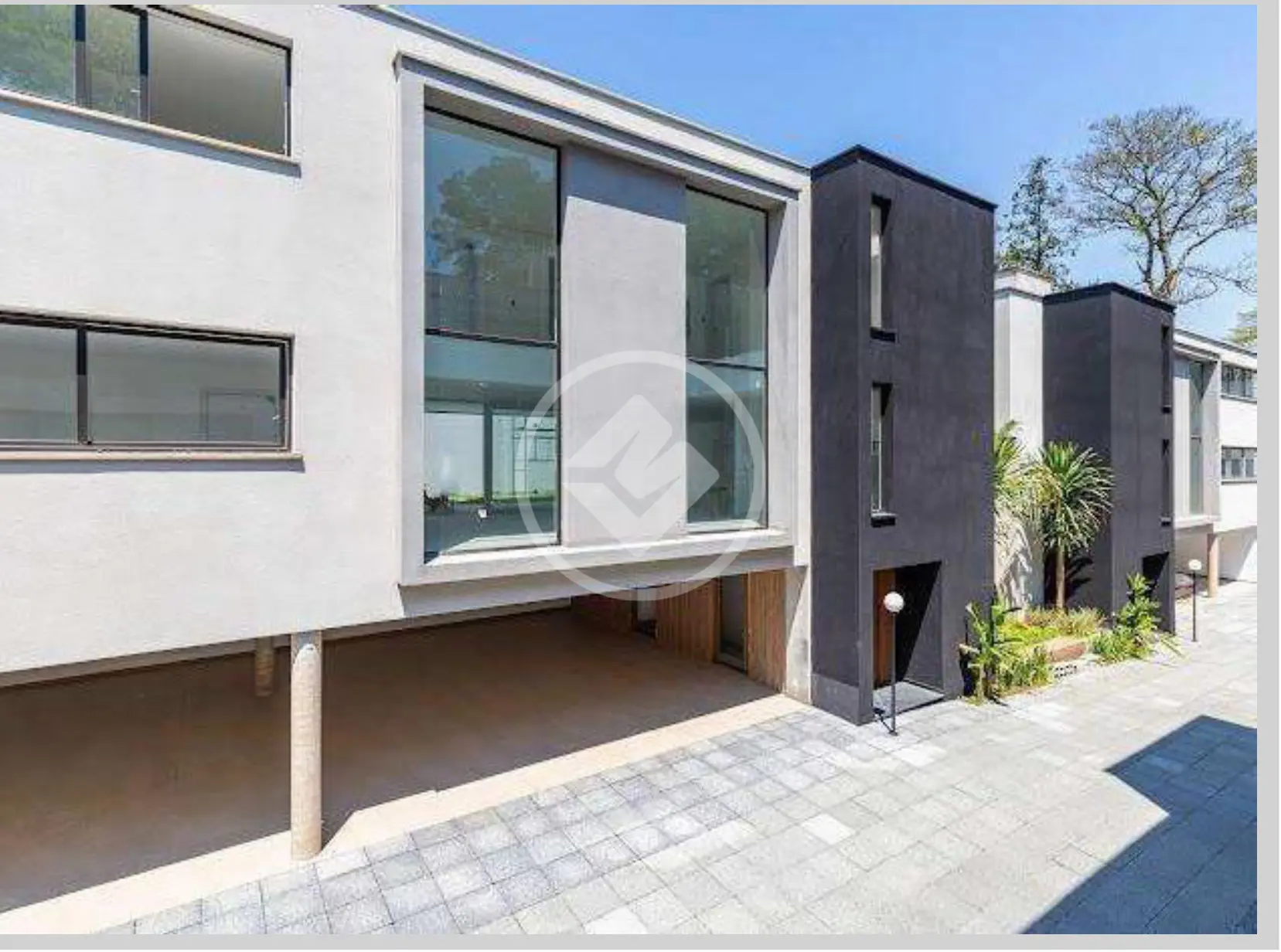 Vendo belíssima casa de condomínio com 4 suítes