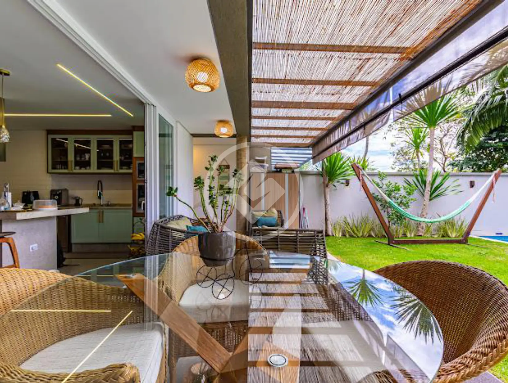 Vendo casa condomínio fechado 4 suítes no Alto da Boa Vista