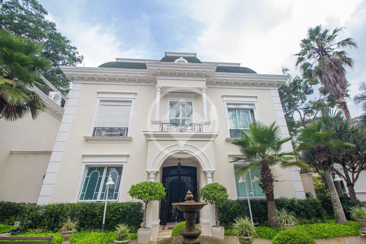 Casa em Condomínio a venda na Granja Julieta, 4 dormitórios, 6 vagas.