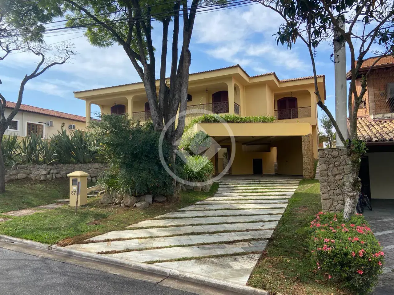 Casa à venda, 720m, 4 suítes, 2 vagas, Piscina, Churrasqueira, Lazer Completo -Alphaville