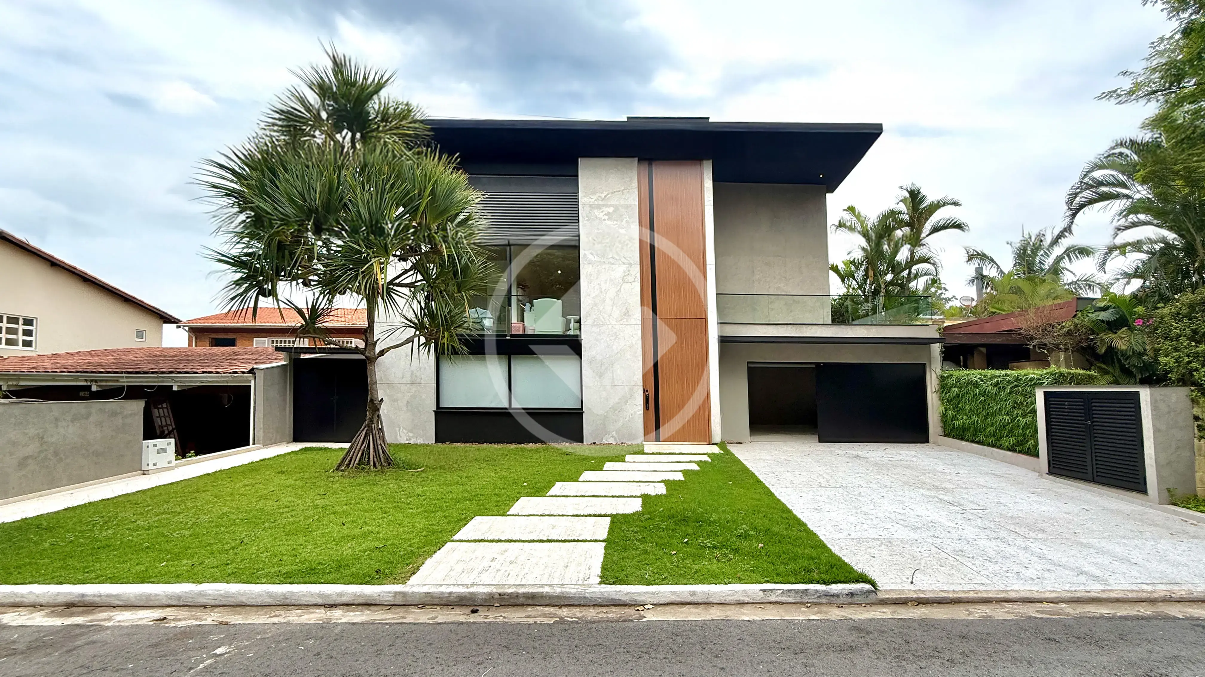 Mansão no coração de Alphaville, 500 m2, 4 suítes, 4 vagas, Alphaville.