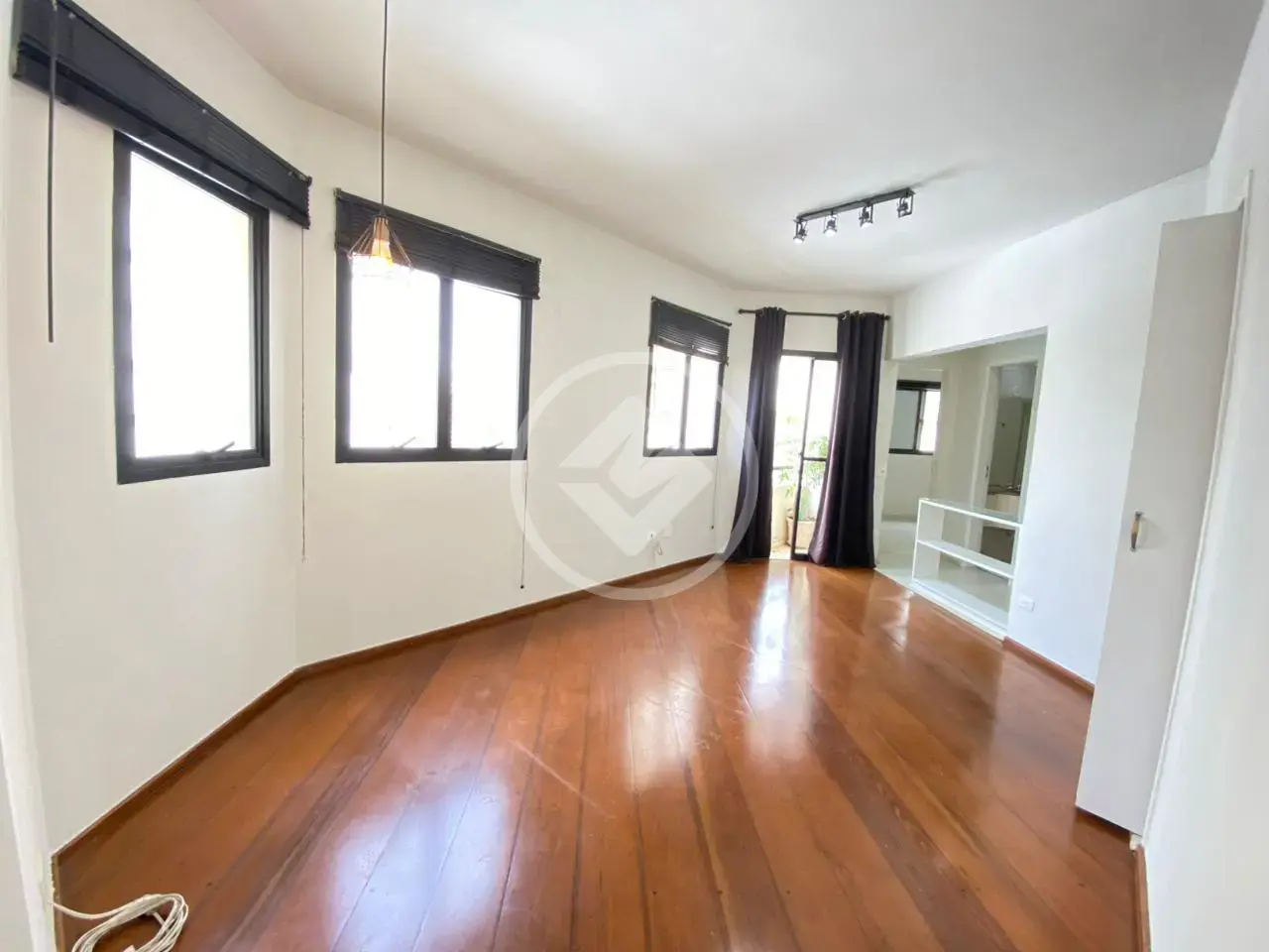 Vendo apartamento de 74m2 com 2 vagas proximo a estação Paraiso do metro