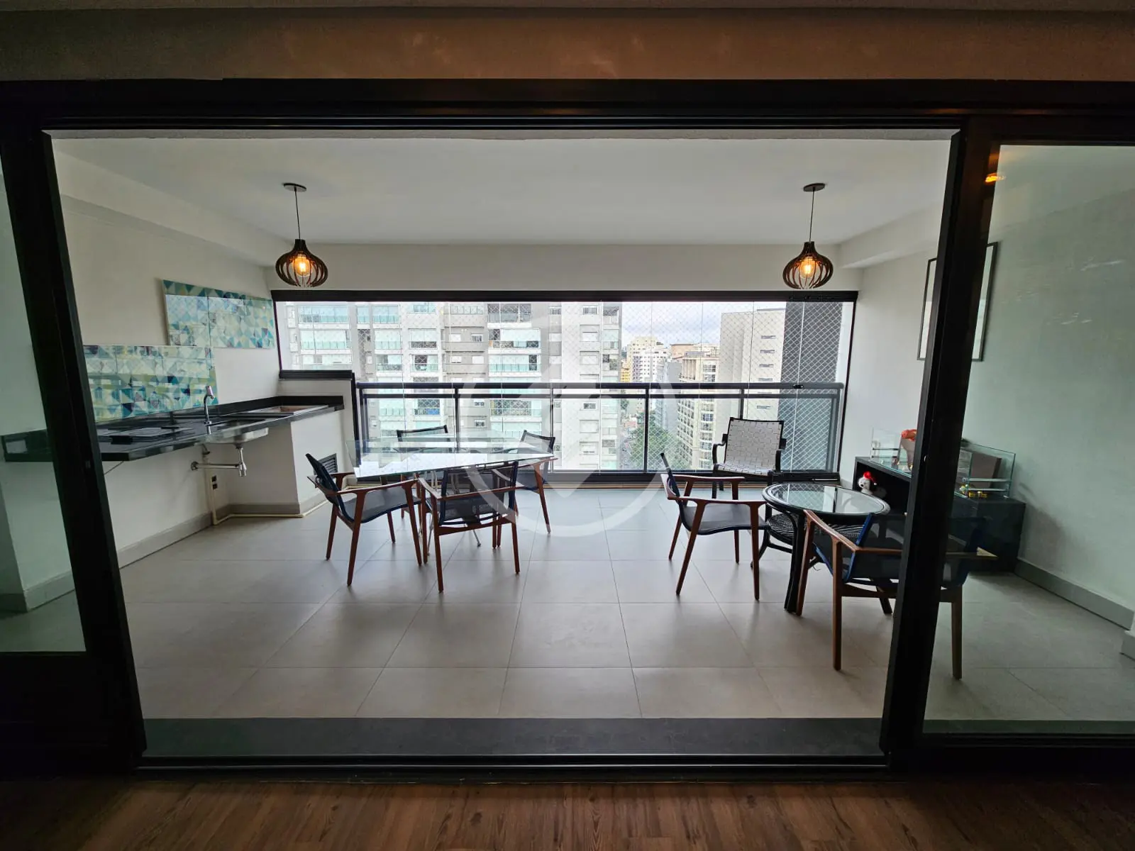 Vendo apartamento 3 suítes e vaga em Moema
