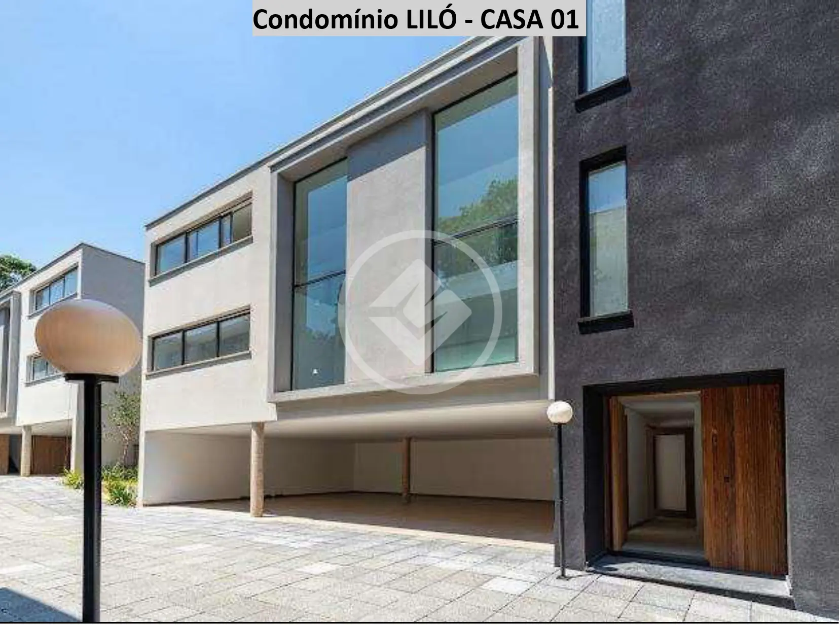 Vendo belissíma casa de condomínio com 4 suítes