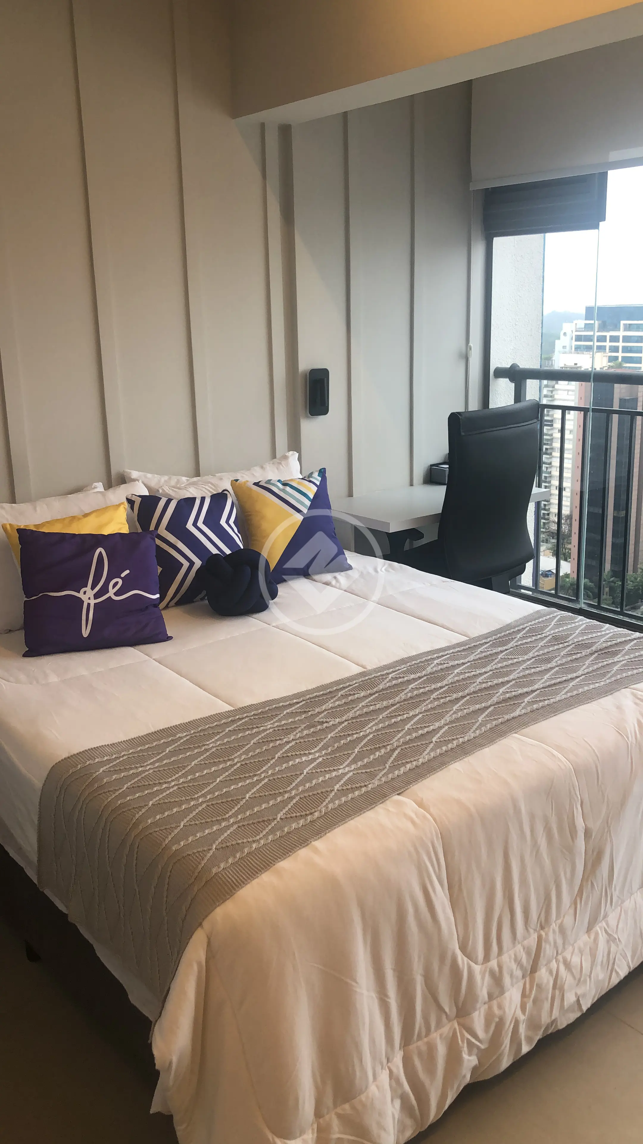 Alugo Studio 25m2, mobiliado, infraestrutura completa e ao lado da estação Moema