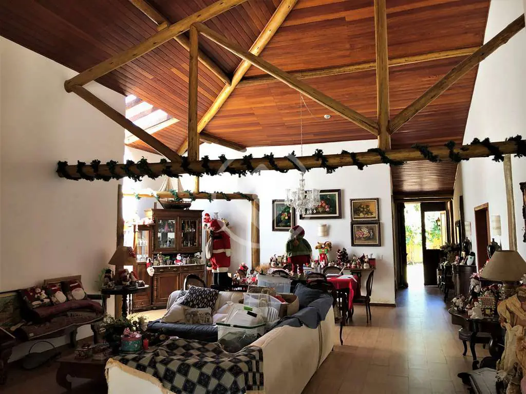 Vendo casa TERREA em CONDOMINIO FECHADO, COM 4 Suites, PISCINA na GRANJA VIANA