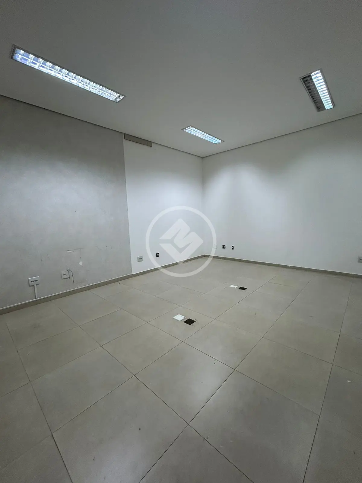 Sala Comercial no Segismundo Pereira, Uberlândia — foto 3 de 6