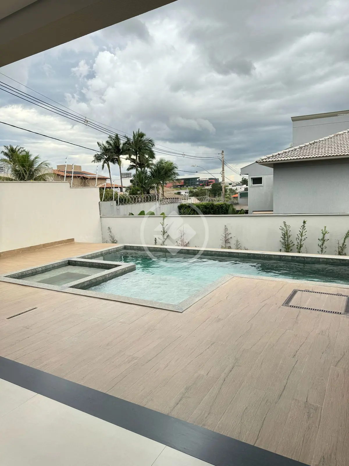 Sobrado Em Condomínio 4 quartos no Morada da Colina, Uberlândia — foto 3 de 6