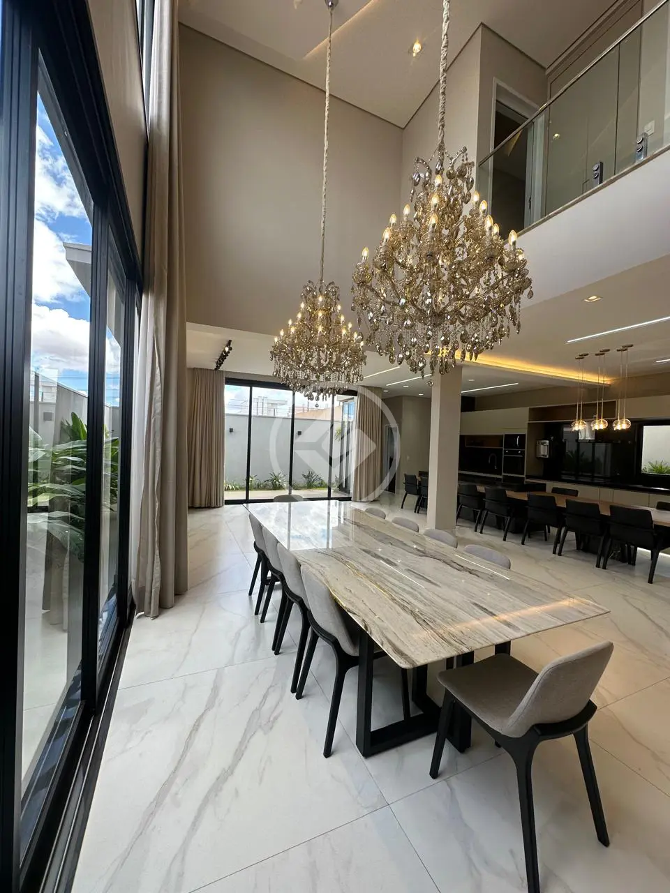 Sobrado Em Condomínio Jardim Espanha, Uberlândia - MG — foto 2