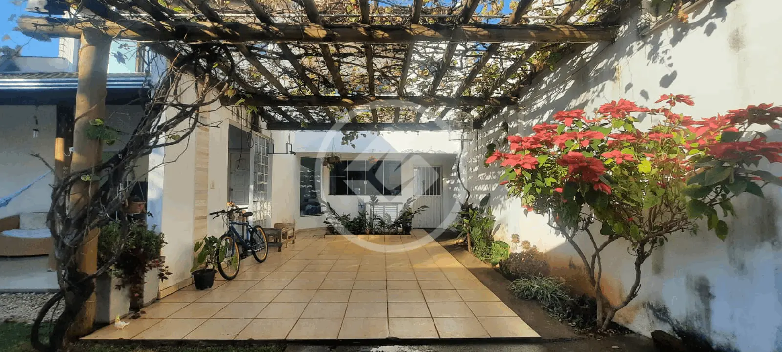 Sobrado 3 quartos no JARDIM HOLANDA, Uberlândia — foto 3 de 6