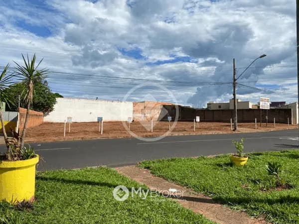 Terreno Granada, Uberlândia - MG — foto 1