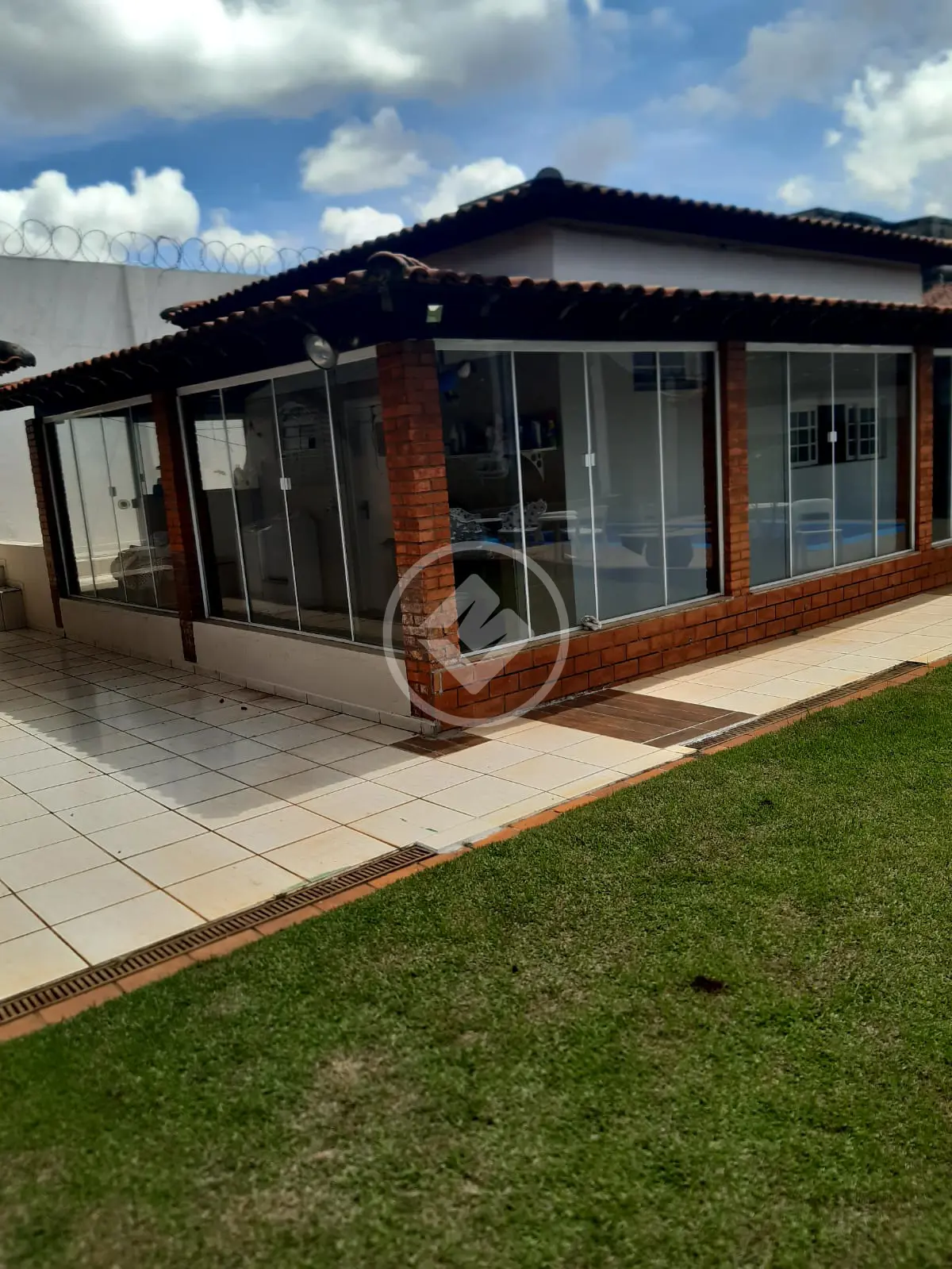 Casa à Venda com 4 Quartos, sendo 2 Suítes - 700m² - Cidade Jardim - Uberlândia/MG