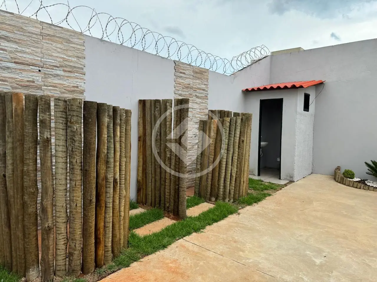 Casa Comercial 1 quarto no Novo Mundo, Uberlândia — foto 5 de 6