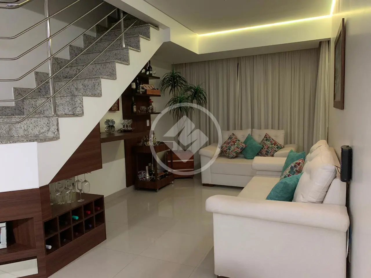 Cobertura Duplex à Venda com 3 Quartos, sendo 3 Suítes – 234 m² - Brasil - Uberlândia/MG