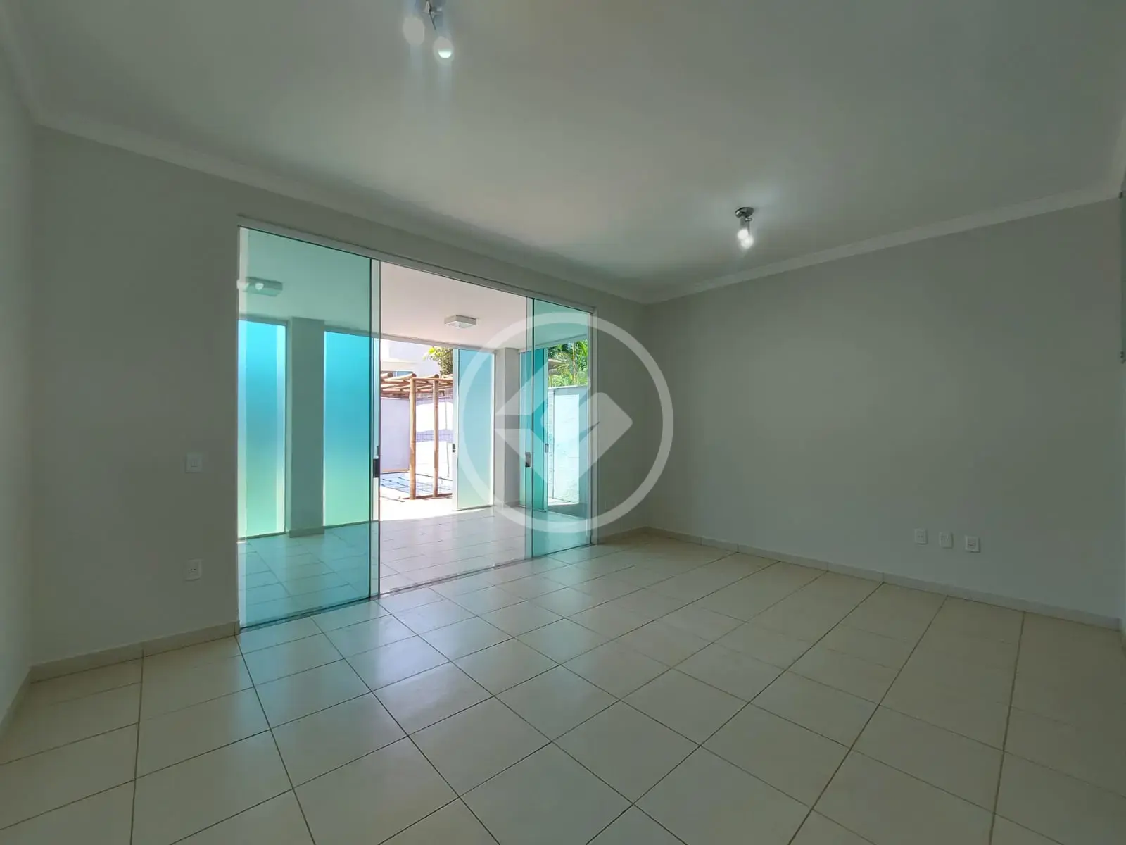 Sobrado Em Condomínio 4 quartos no Jardim Inconfidência, Uberlândia — foto 5 de 6