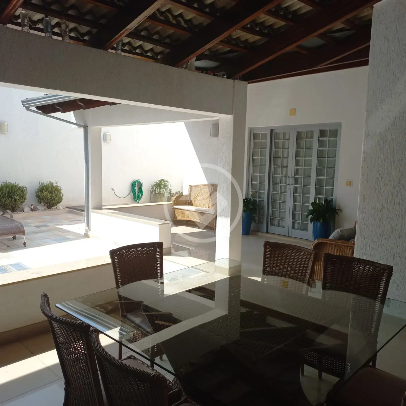 Sobrado 6 quartos no Santa Mônica, Uberlândia — foto 3 de 6