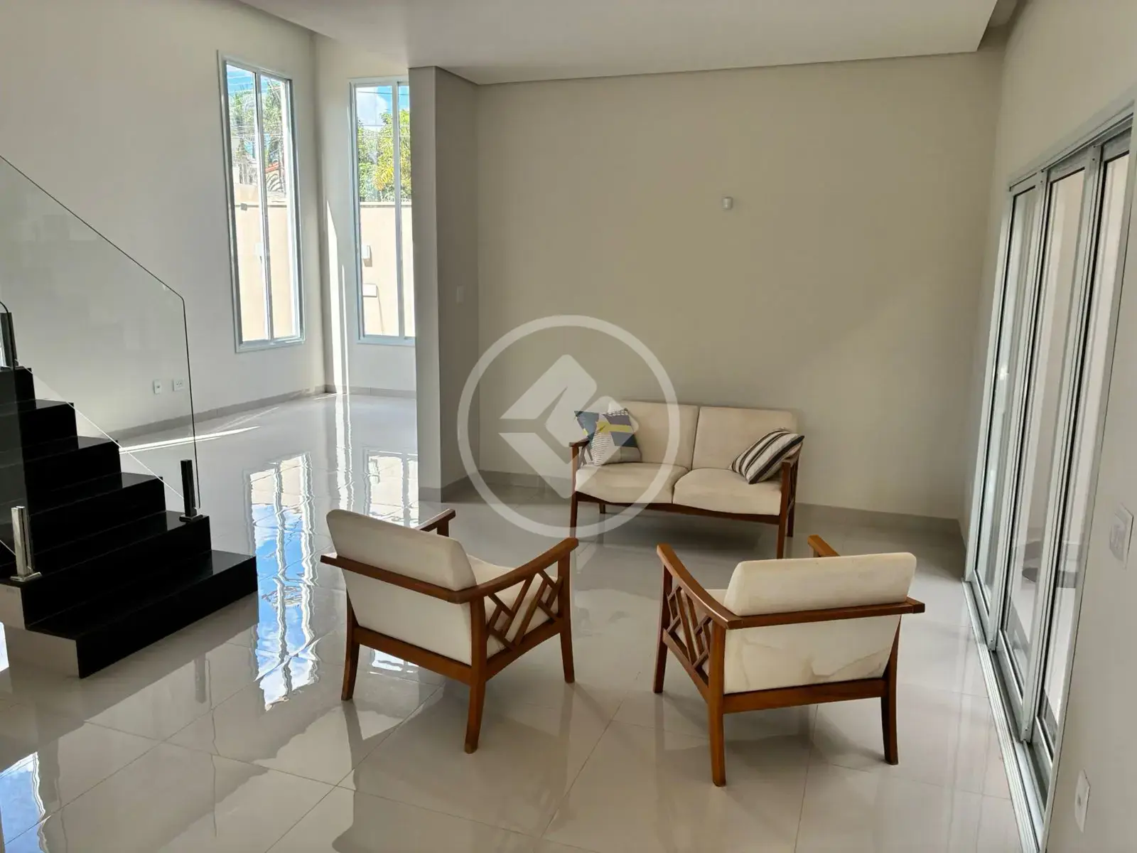 Sobrado 3 quartos no Jardim Colina, Uberlândia — foto 3 de 6