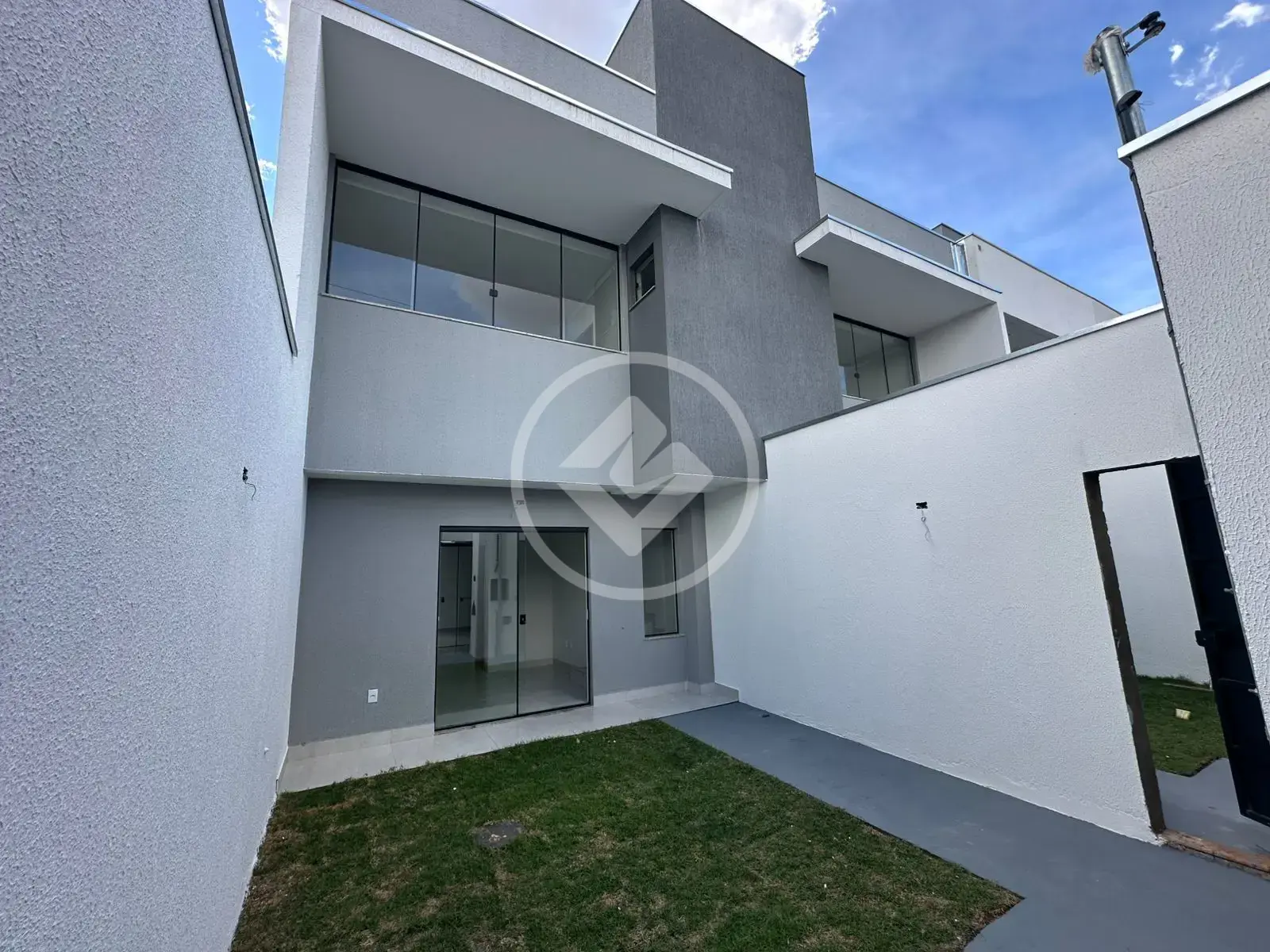Sobrado Grand Ville, Uberlândia - MG — foto 1