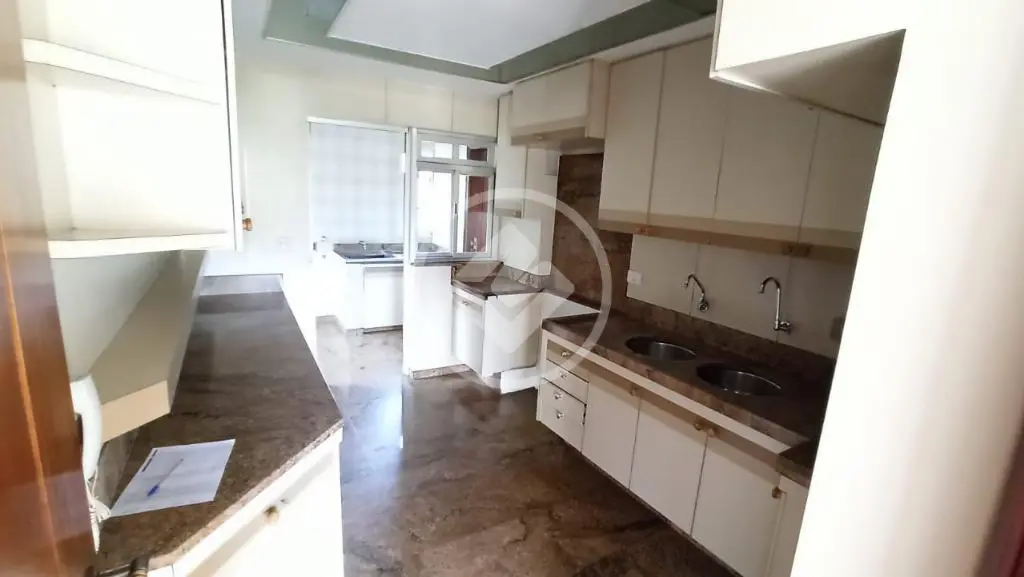 Apartamento à Venda com 3 Quartos, sendo 1 Suíte - 170 m² - Fundinho - Uberlândia/MG