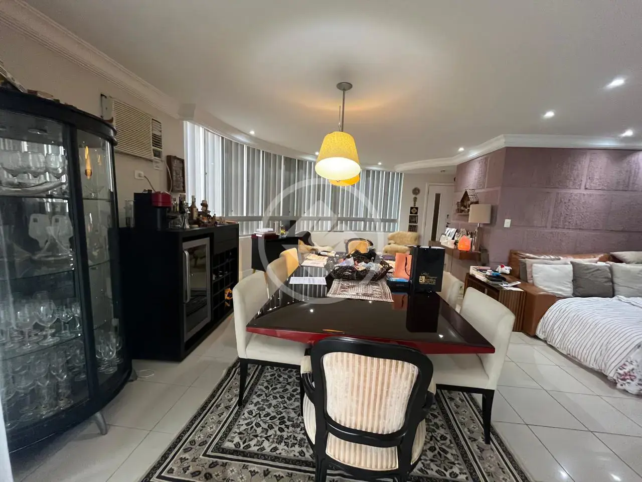 Apartamento de 3 quartos,na Pompéia em Santos.