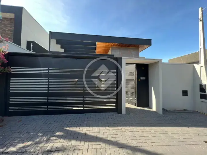 Ótima casa no Bairro Set Sul 1 com 3 dormitórios sendo 3 suítes