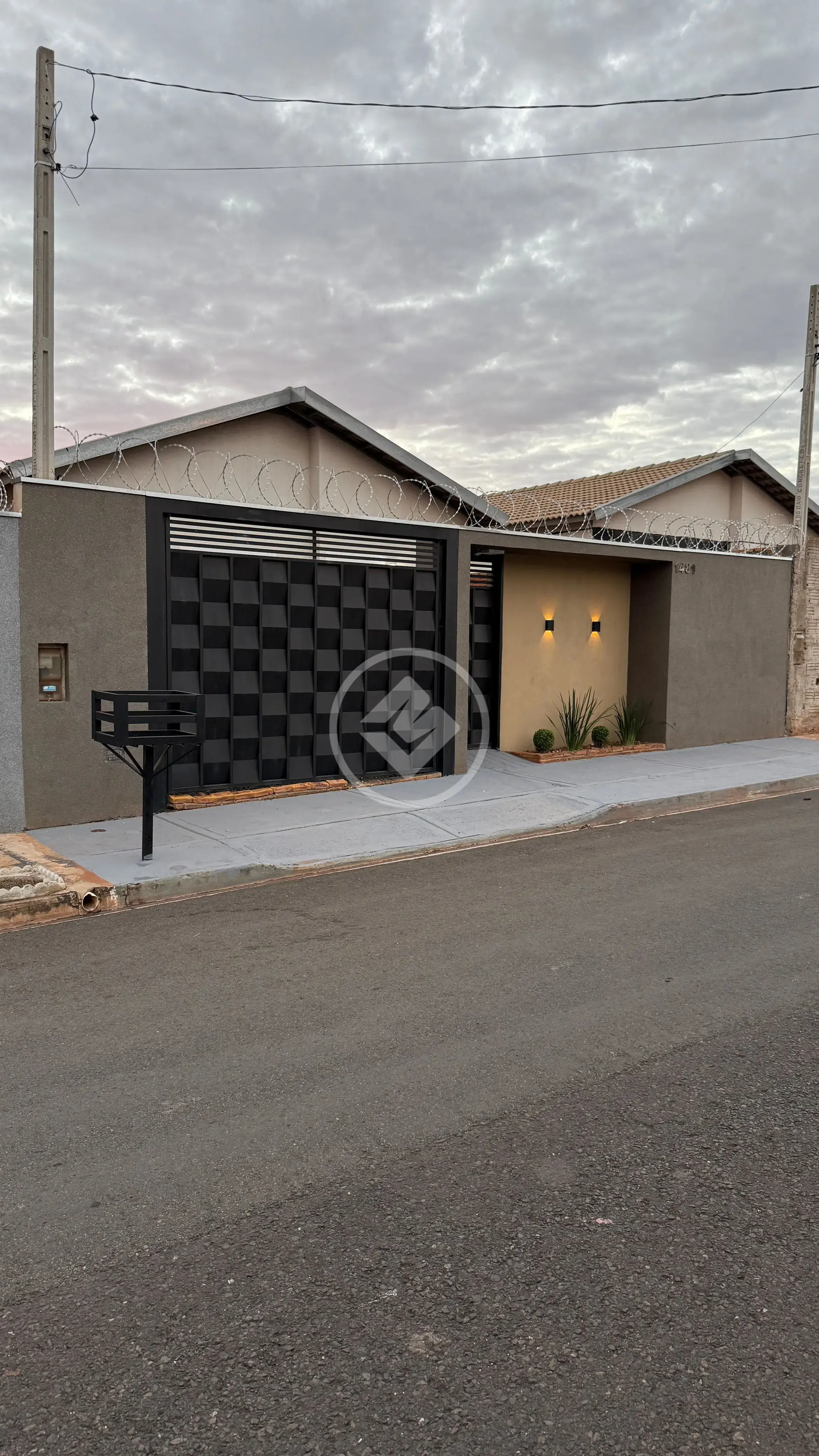 CASA 2 DORMITORIOS EM BADY BASSIT
