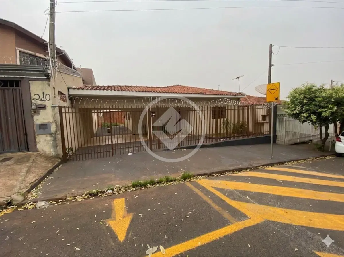 🏡 Oportunidade no Dom Lafayette – Casa Ampla com Quintal