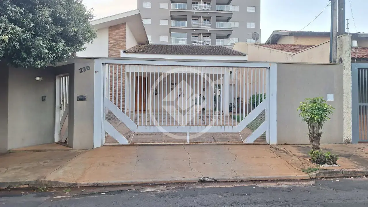 Linda casa no Jardim Maracanã