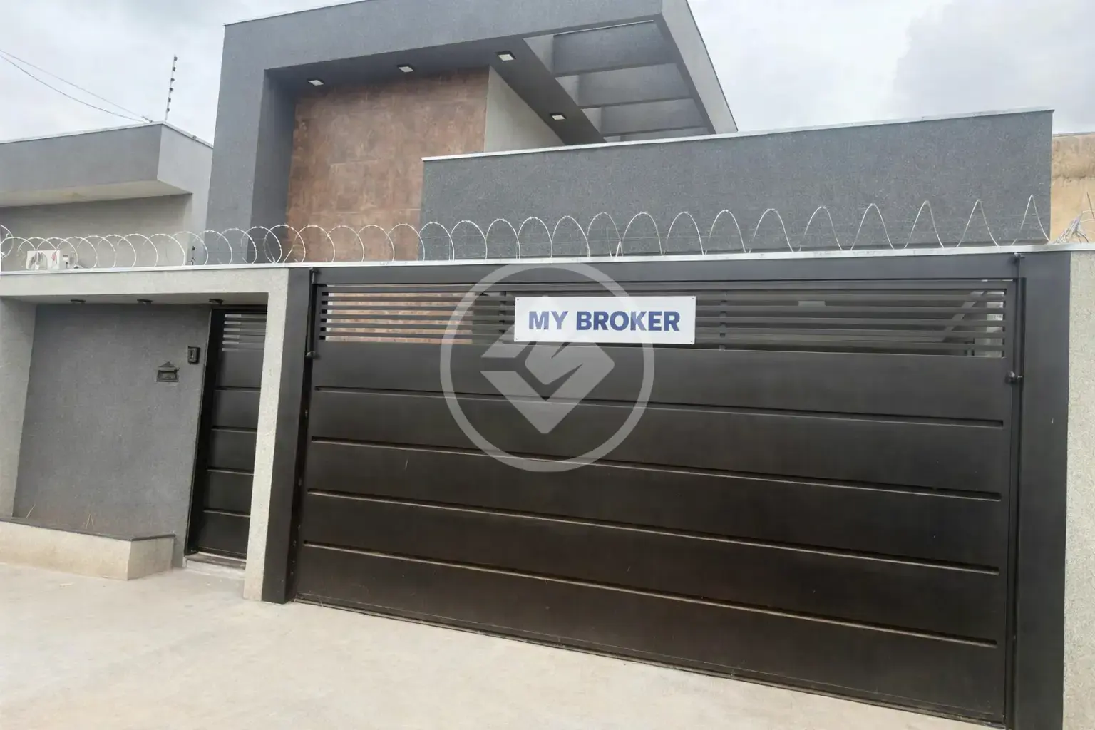 Casa J. Macedo | 3 Dormitórios | 1 Suíte | Área Gourmet | 120m²