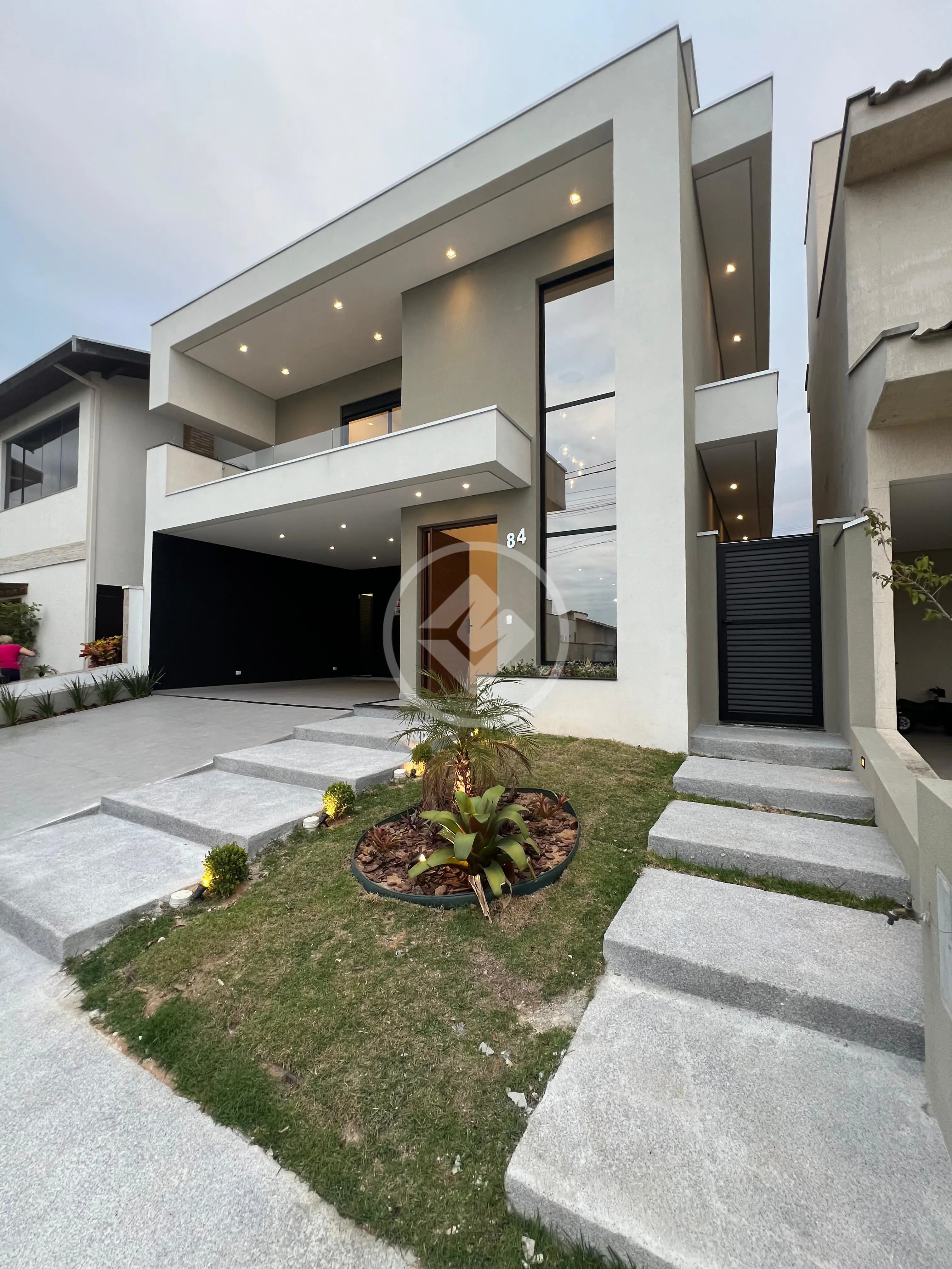 Sobrado 250 m2 a venda no Condomínio Residencial Pinheiros de Tremembé