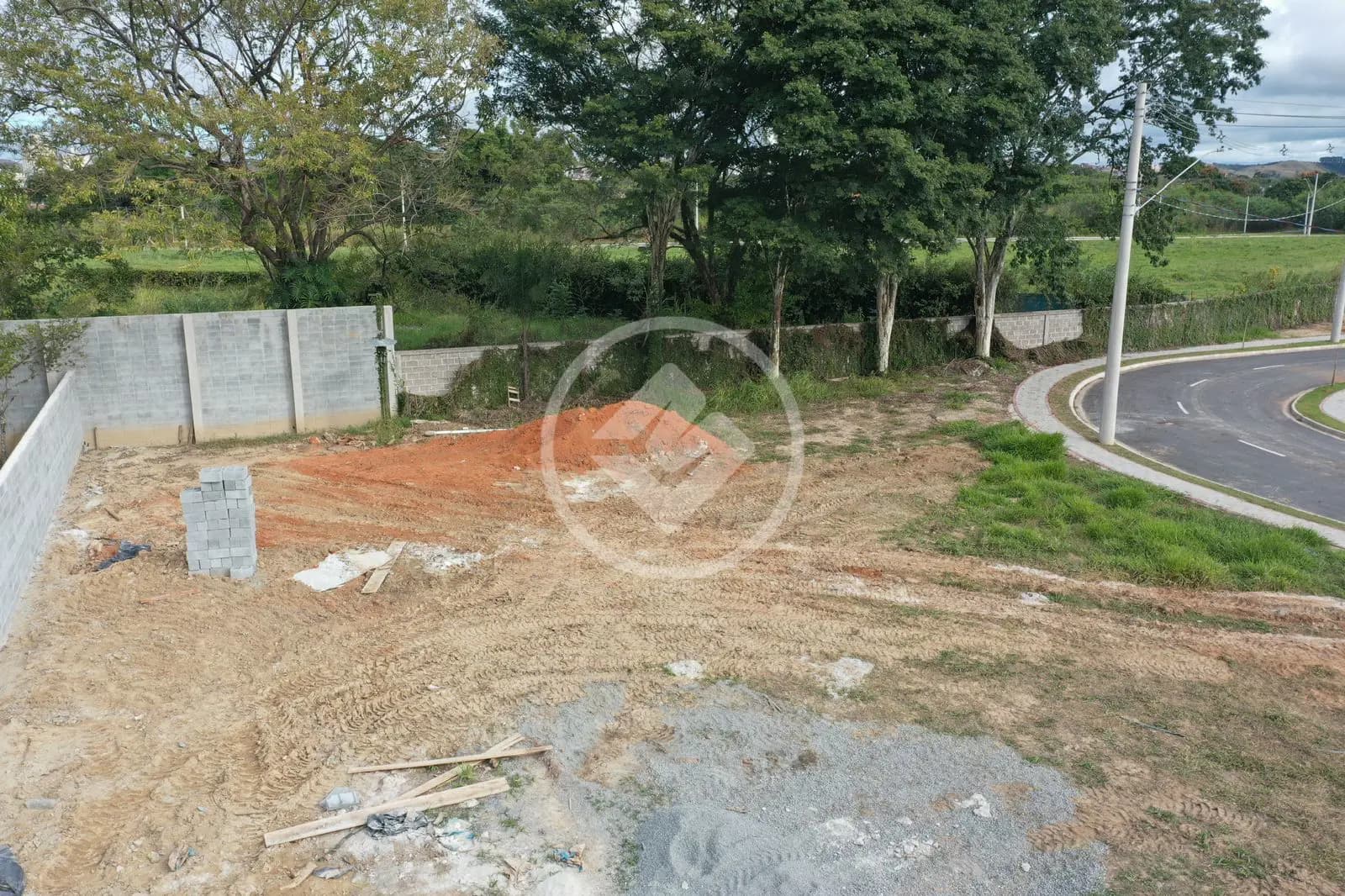 Terreno Condomínio Jardim Paraíba, Jacareí - SP — foto 1