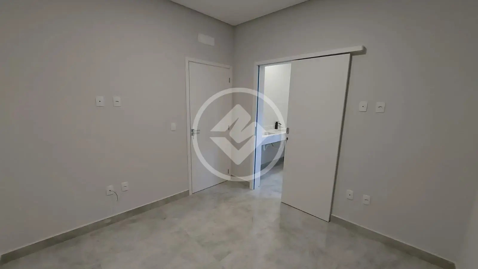 Casa Condomínio 3 quartos no Piracangaguá, Taubaté — foto 2 de 6