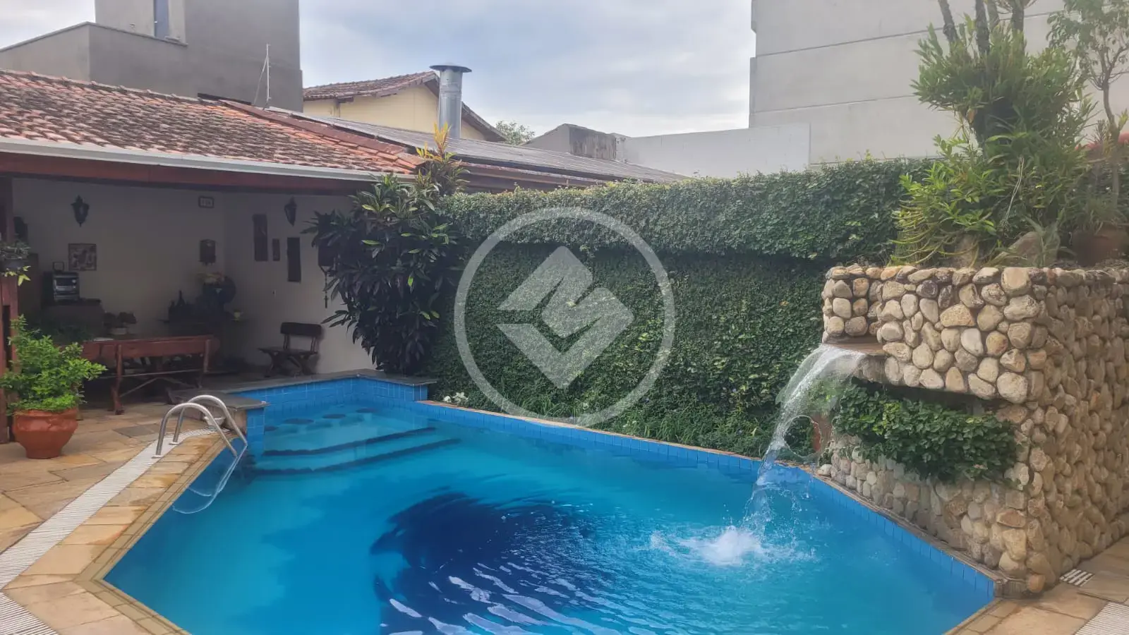 Sofisticação e Aconchego: Casa Exclusiva com 4 Suítes no Coração do Jardim Esplanada
