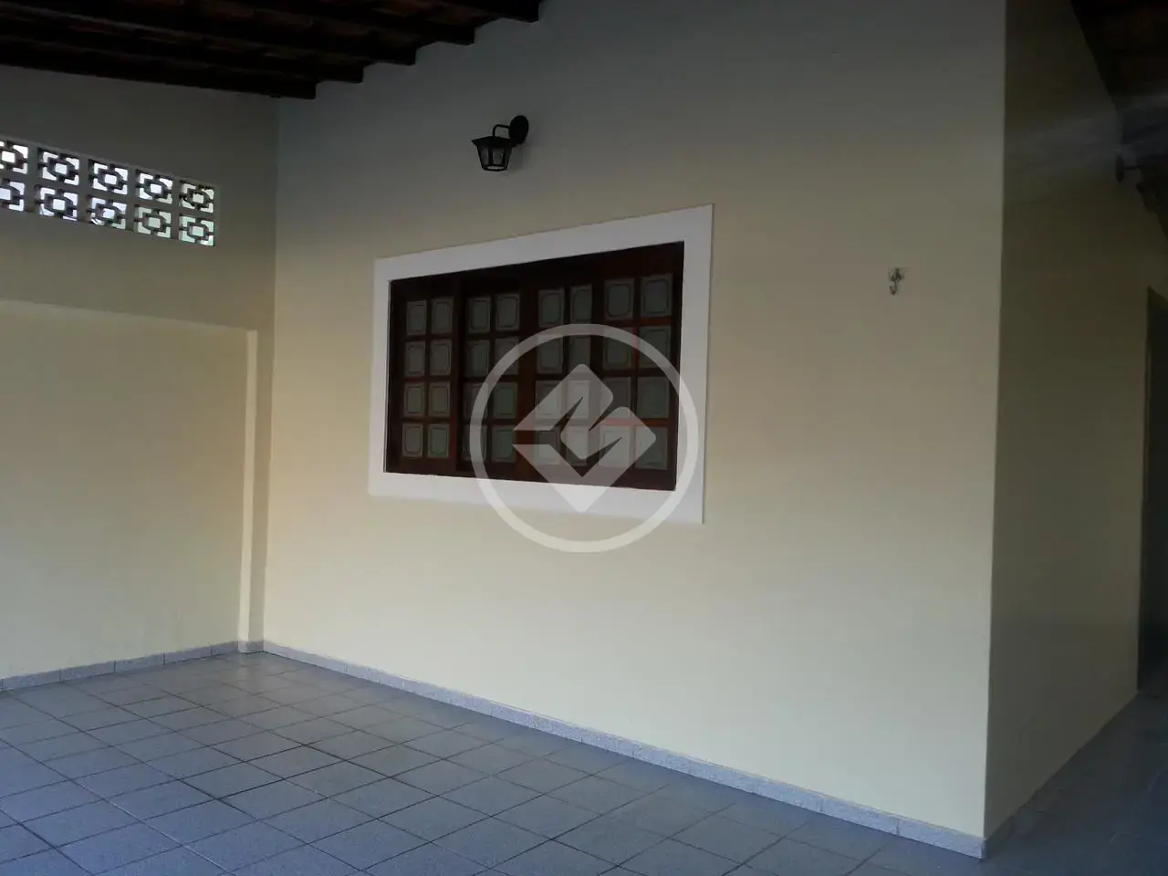 Casa à venda com 2 Dormitórios, sendo 1 suíte e 2 vagas no Jardim das Indústrias em São Jose Dos Campos-SP