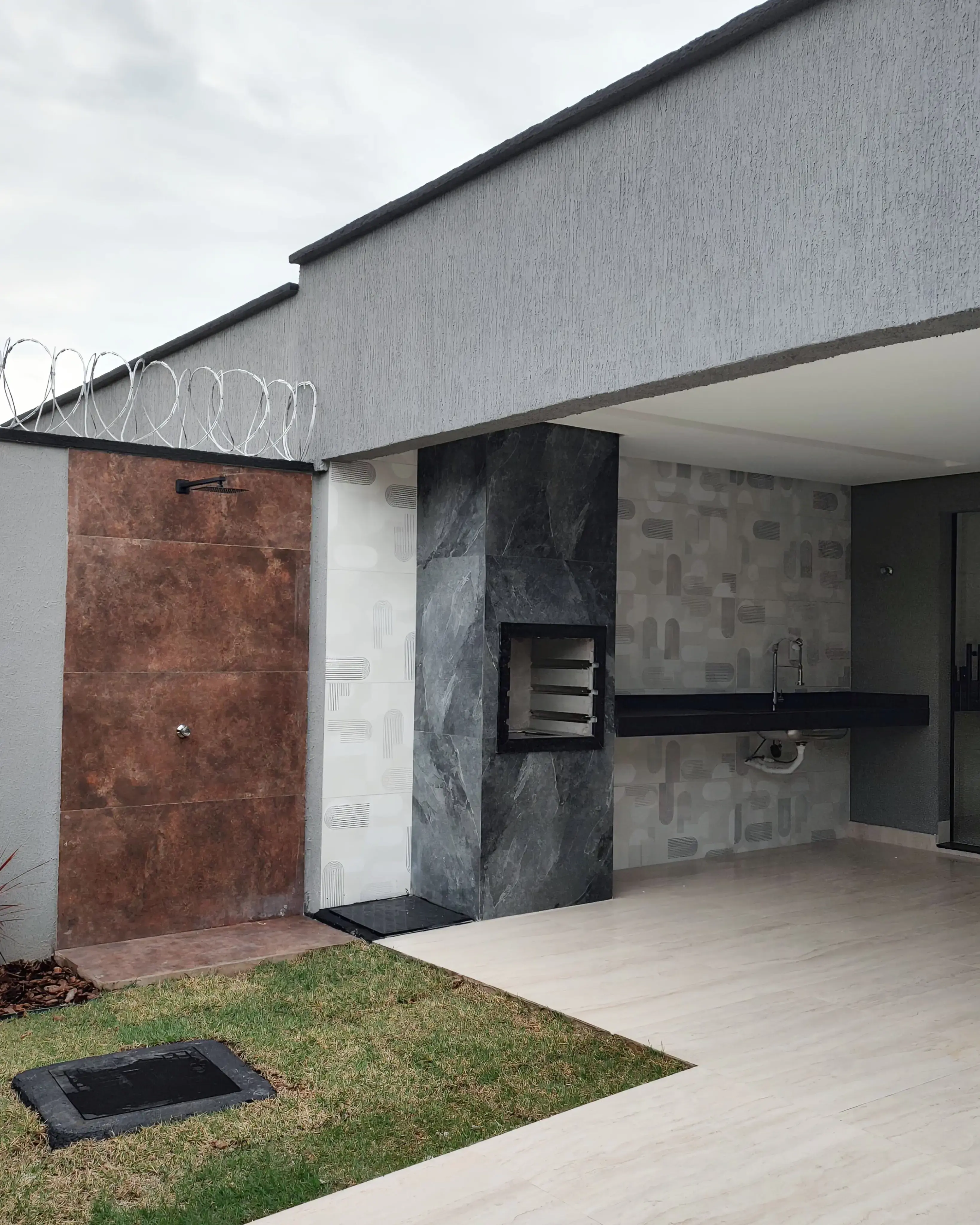 Casa 3/4 sendo uma suíte em Senador Canedo