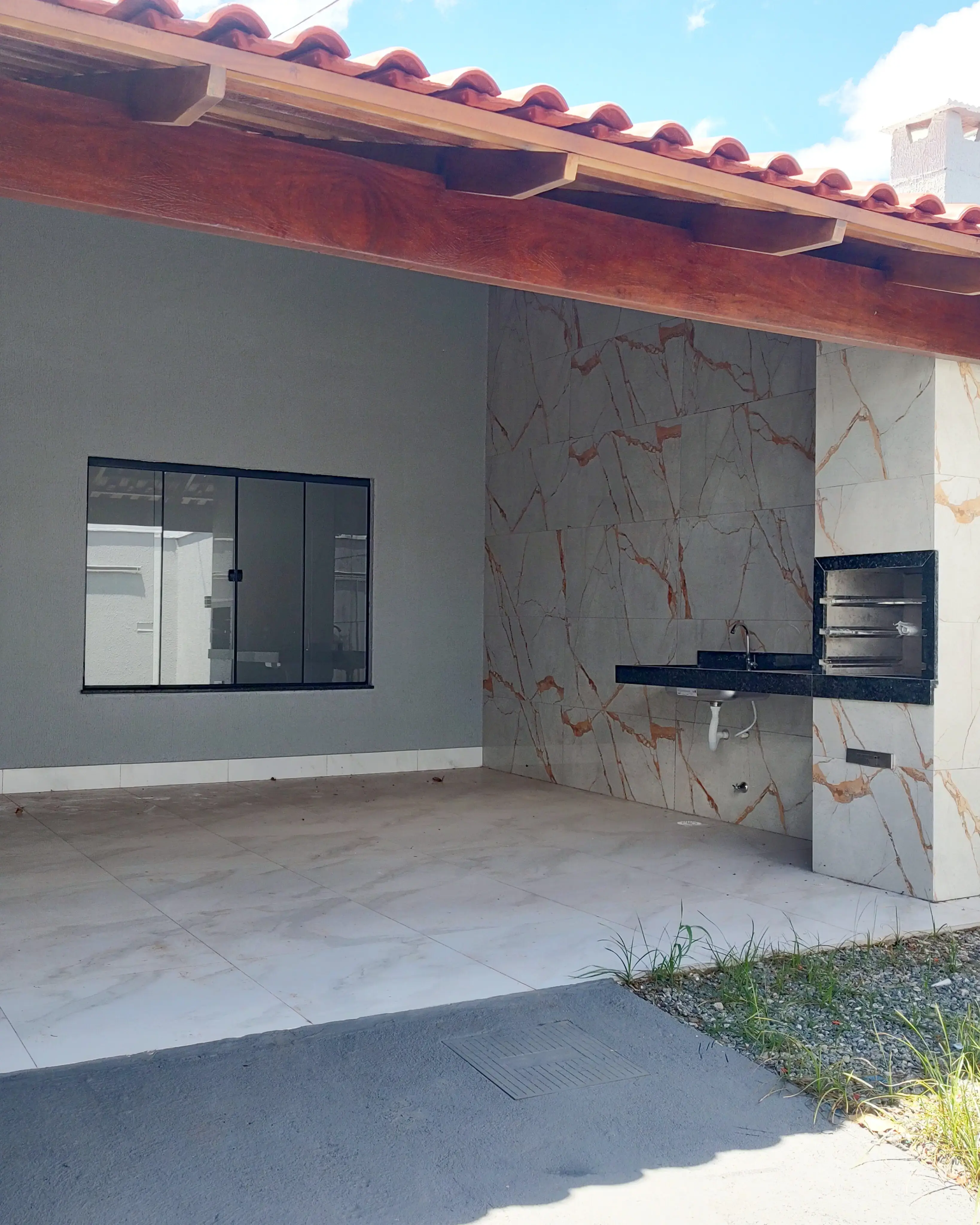 Casa Nova no Terra Bela Cerrado – 2Q, Acabamento de Alto Padrão e Varanda Gourmet Coberta