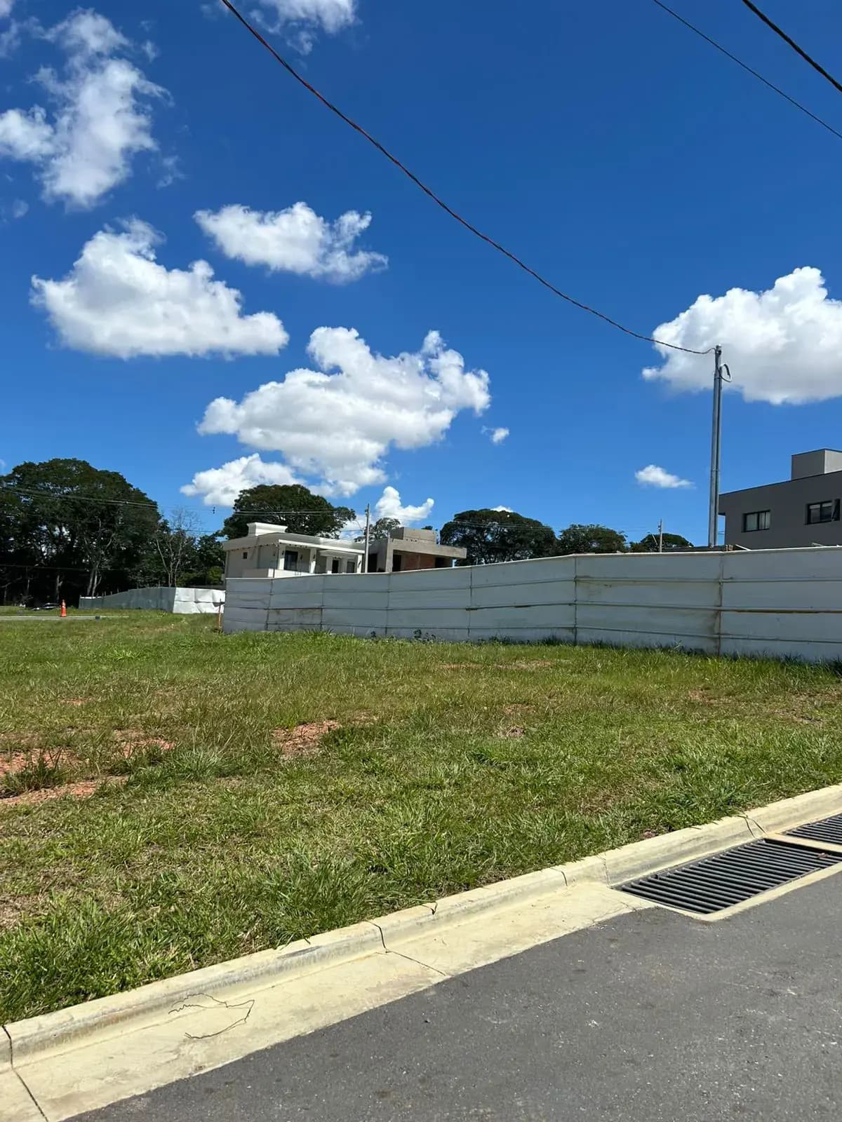 Terreno Condomínio Jardins Versalhes, Aparecida de Goiânia - GO — foto 1