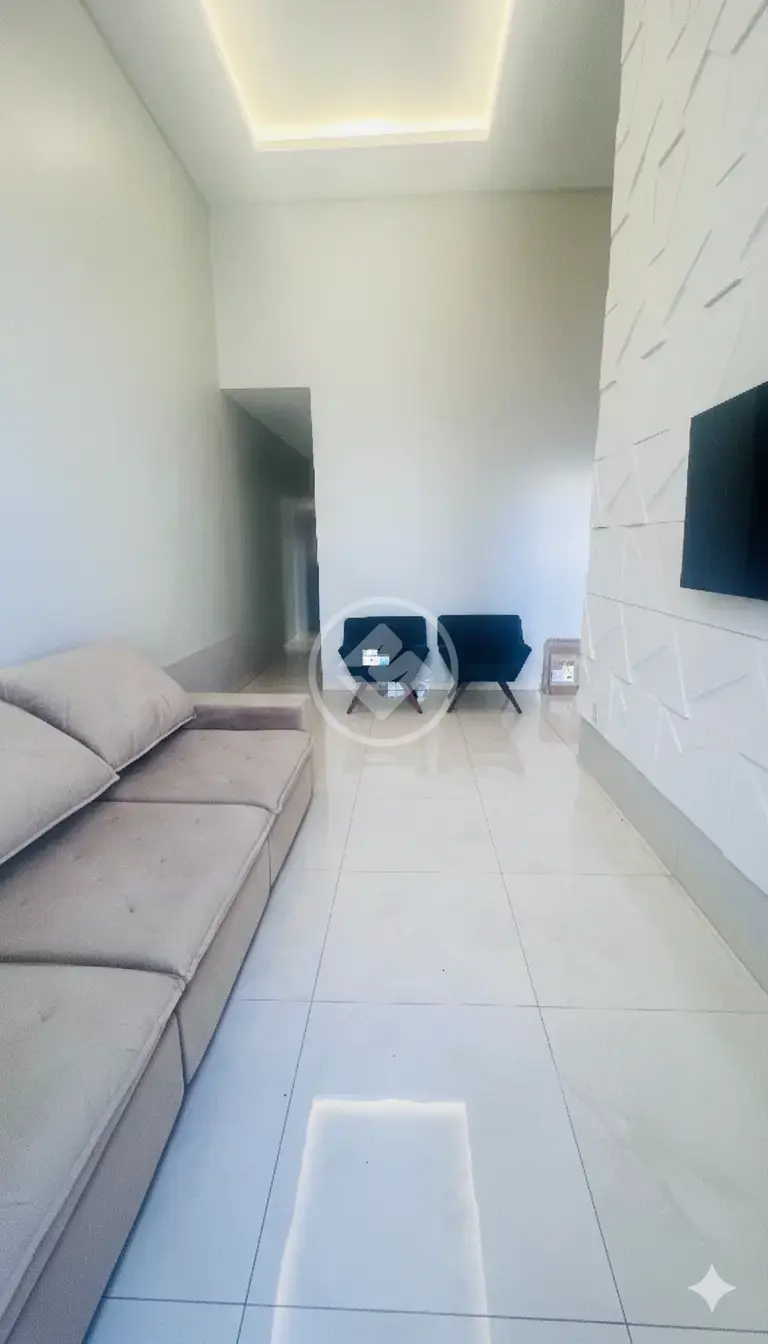 Casa 3 quartos no Setor Garavelo, Goiânia — foto 3 de 5