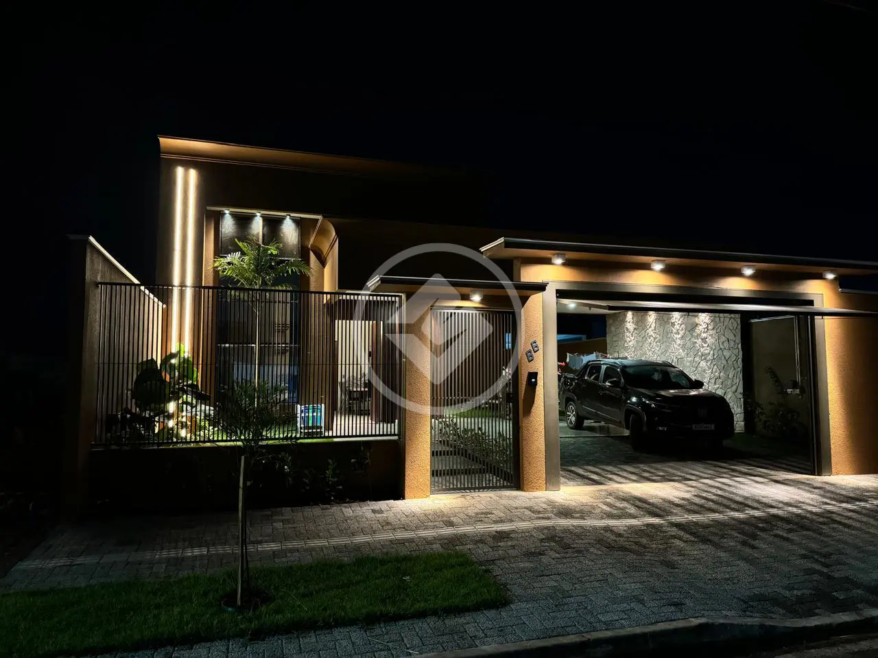 CASA 3 SUÍTES, POÇO ARTESIANO E ENERGIA SOLAR RESIDENCIAL PARIS SINOP-MT