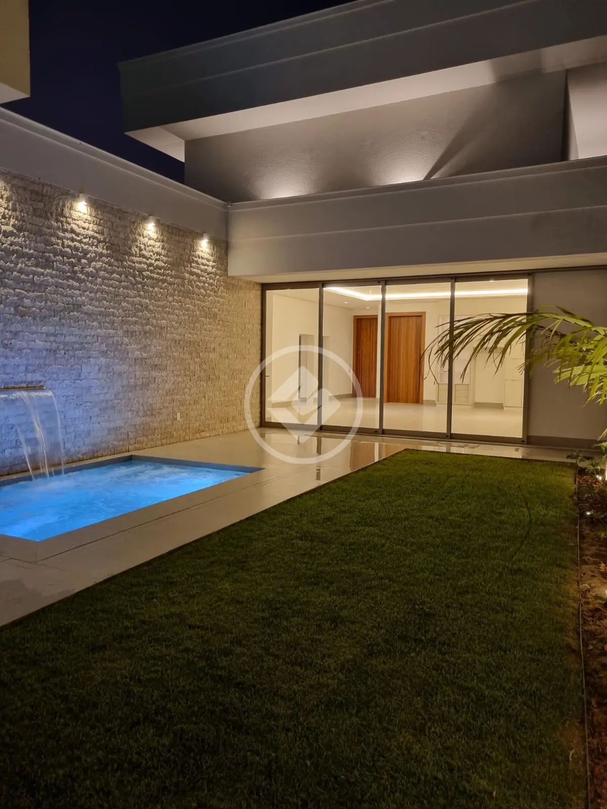CASA MOBILIADA E AUTOMATIZADA COM 3 SUÍTES, PISCINA AQUECIDA COM HIDROMASSAGEM AQUARELA DAS ARTES SINOP-MT