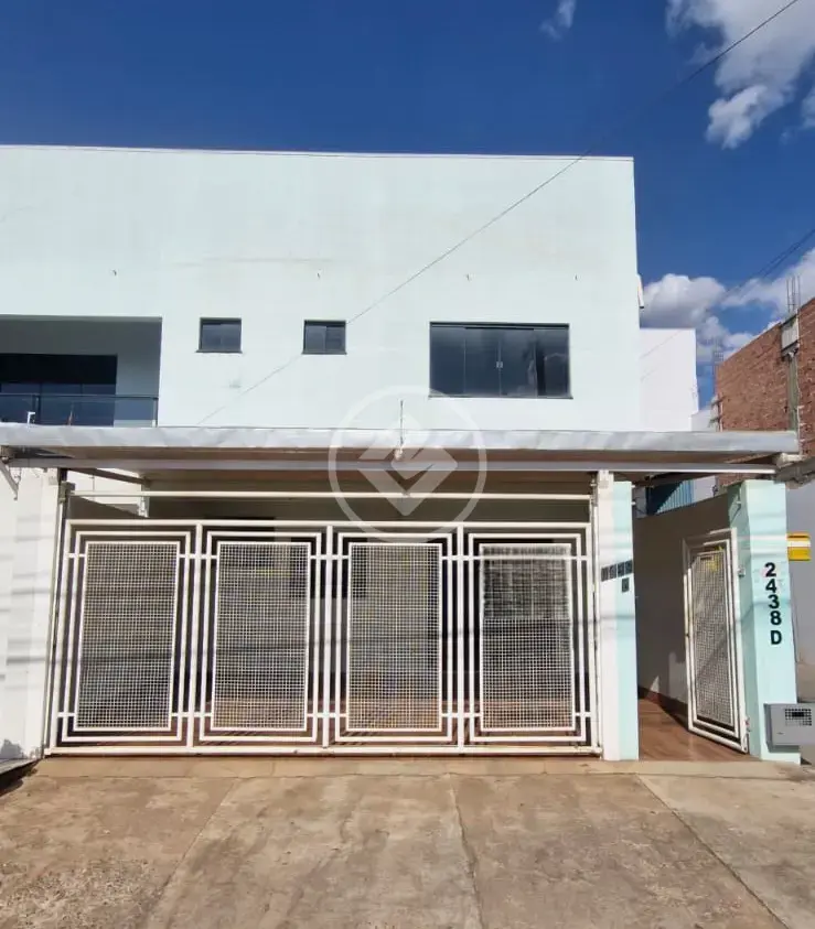 Venha morar em um sobrado charmoso perto de tudo!