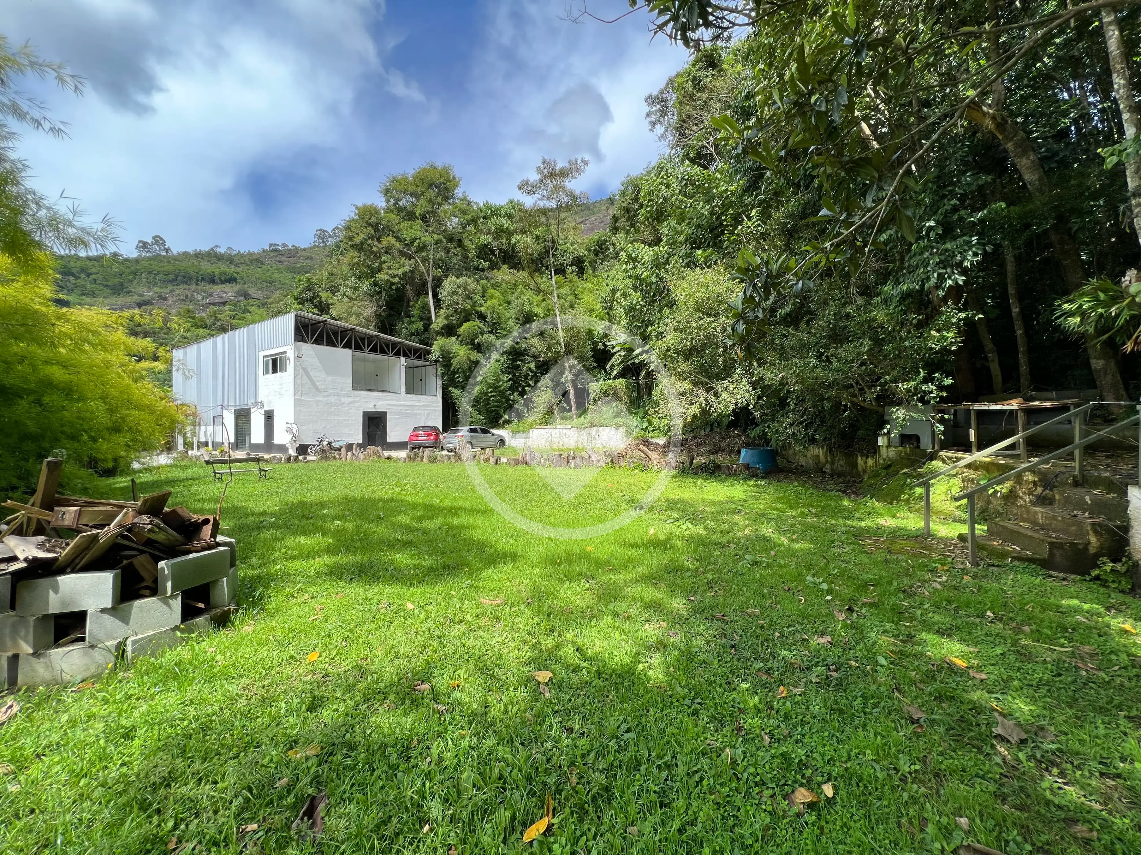 Galpão para locação - 380m² - R$ 6.500,00 - Parque do Imbuí - Teresópolis