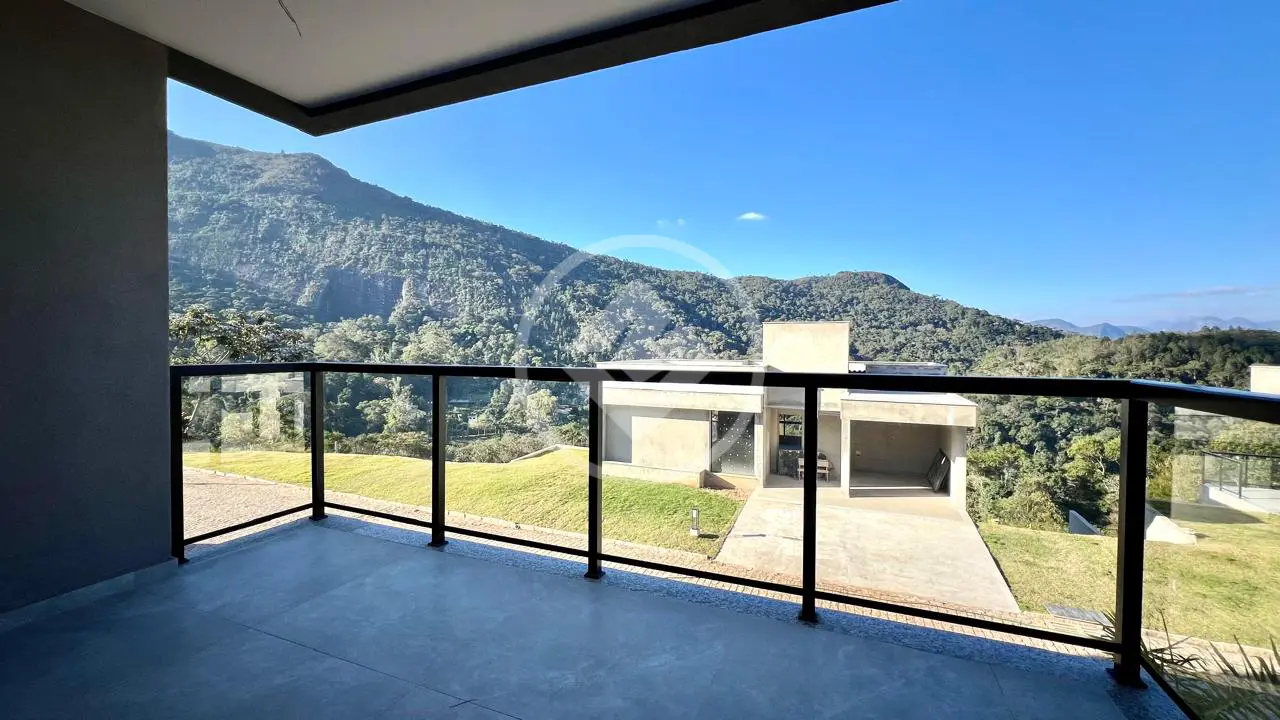 Casa duplex, 2 quartos em Condomínio, bairro Posse. Teresópolis-RJ