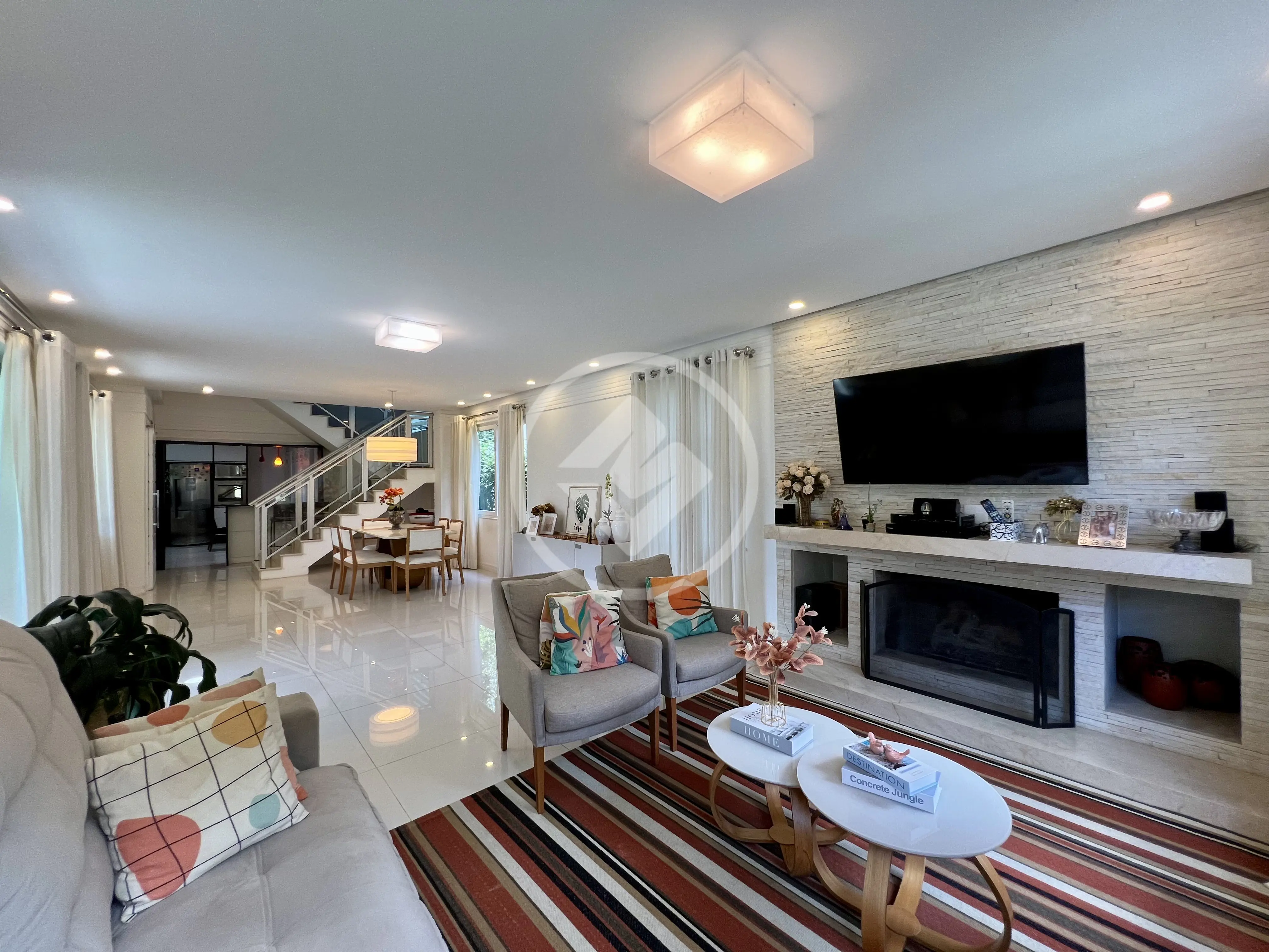 Casa com 4 suítes à venda, 318 m² por R$ 1.200.000 - Cascata do Imbuí - Teresópolis/RJ