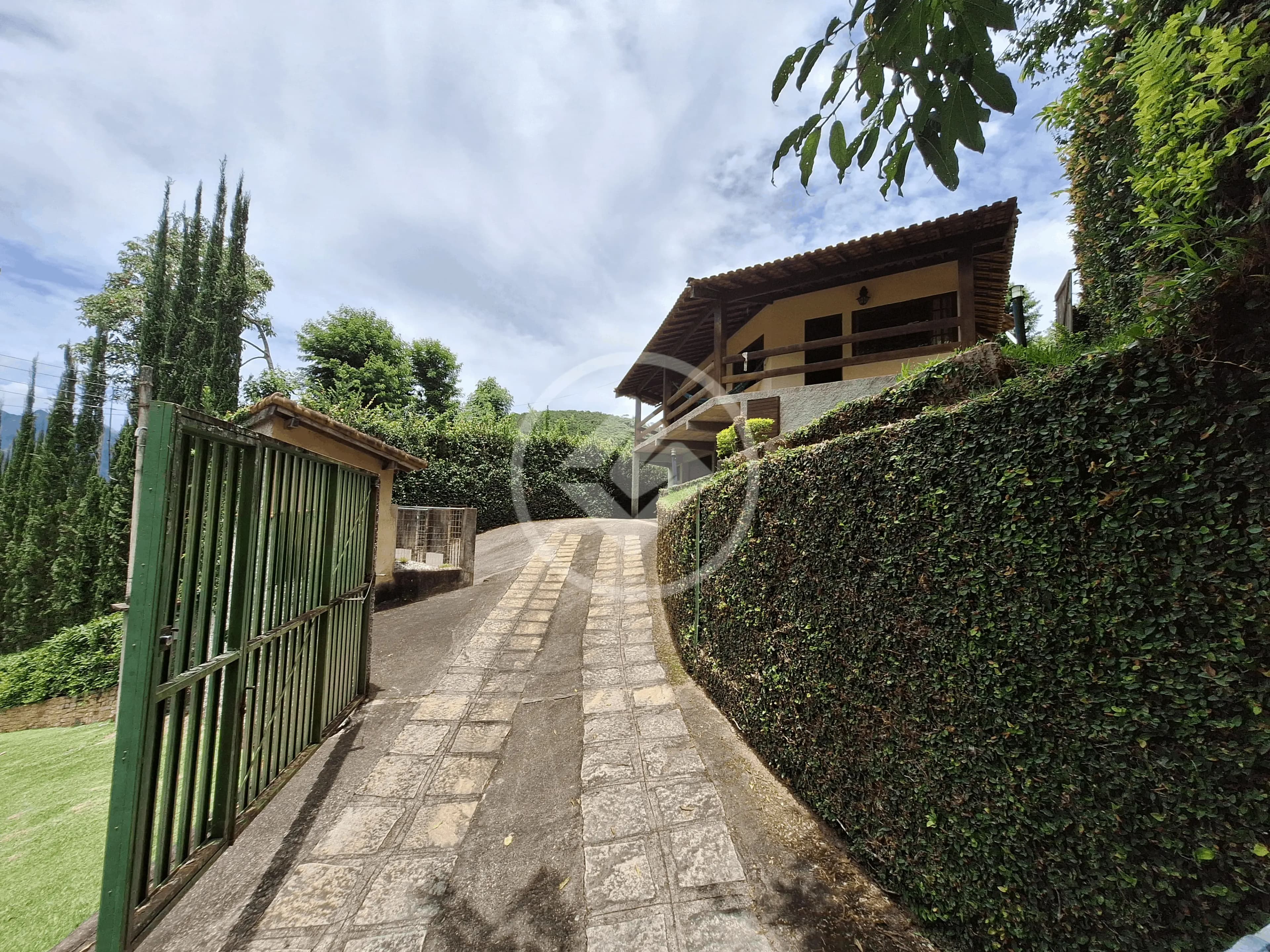 Casa em condomínio, 3 quartos, 600m2. Vargem Grande. Teresópolis/RJ