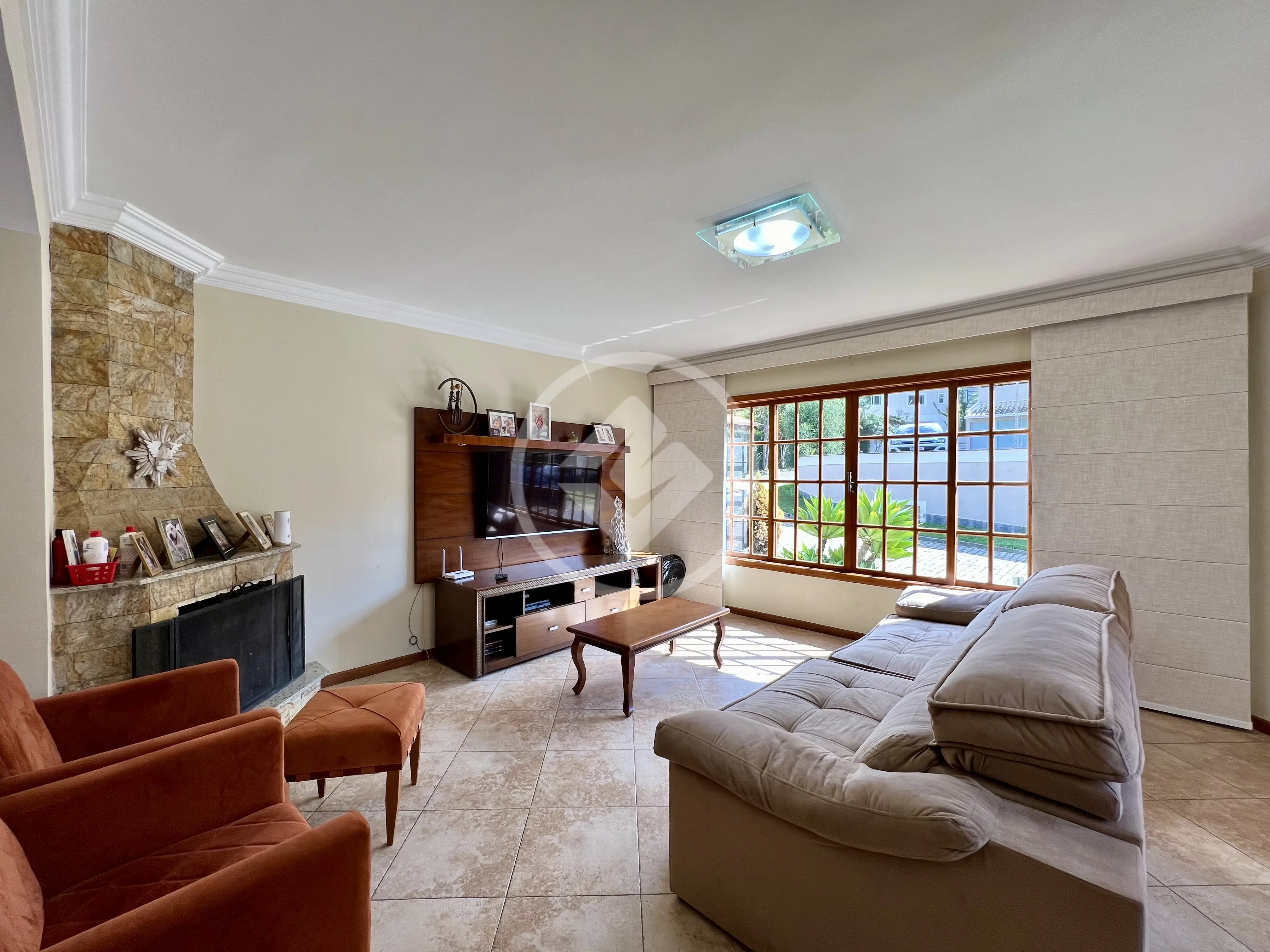 Casa com 4 quartos à venda, 171 m² por R$ 990.000,00 - Cascata do Imbuí - Teresópolis/RJ