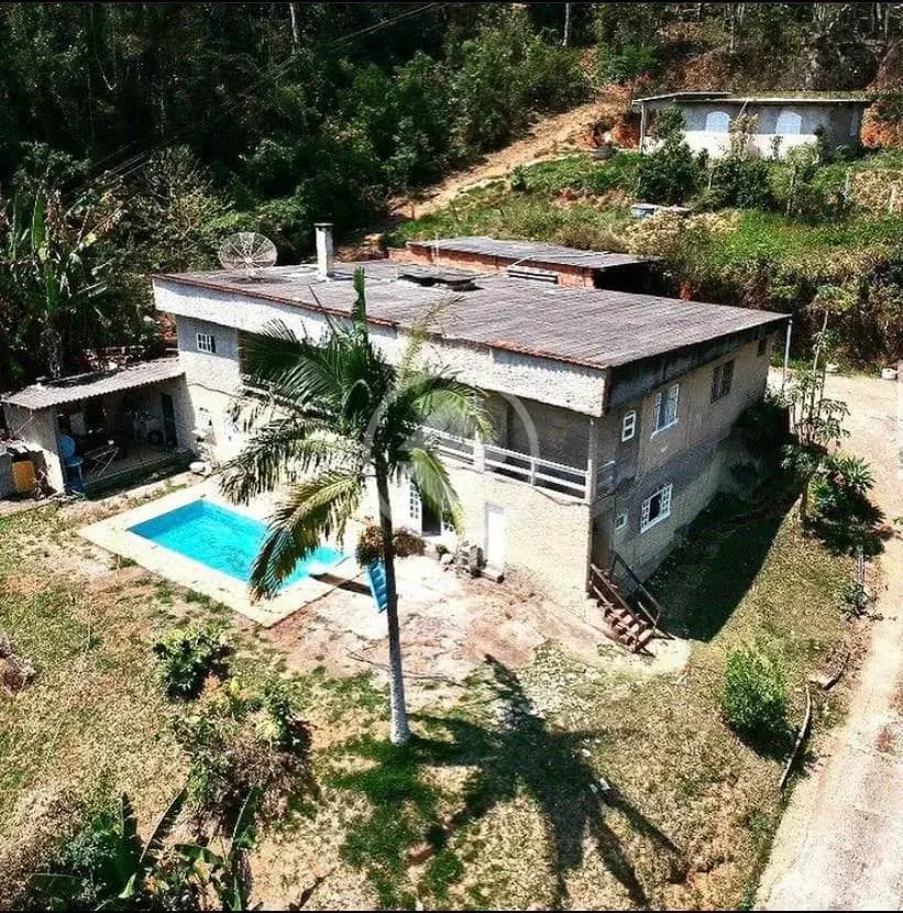 Ampla casa tipo sítio, 3363m2, na Prata - Teresópolis-RJ