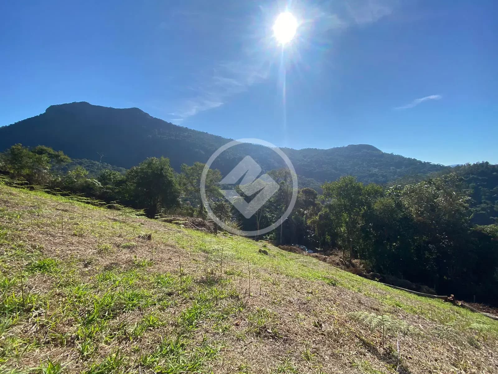 Terreno com vista deslumbrante para as montanhas, em Teresópolis-RJ